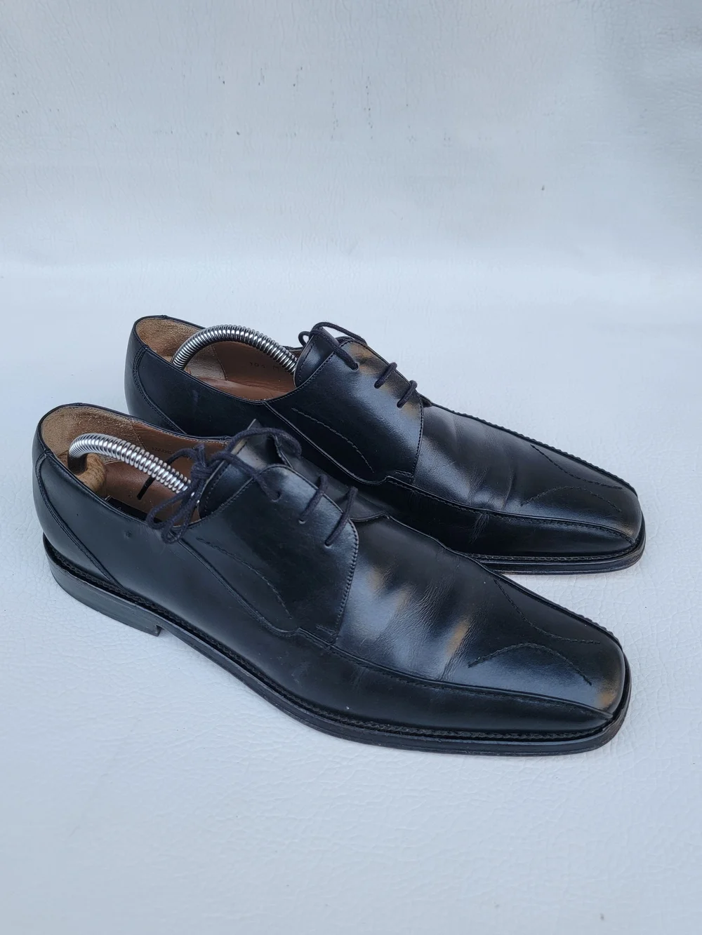 Mezlan Men’s Black Leather  Oxford Dress Shoes Sz 10.5 M The shoes show signs of